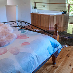 Bonnie's Cottage - Romantic Secluded Accommodaton Bright Victoria